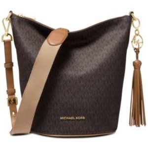 Michael Kors Brooke Medium Zip Bucket